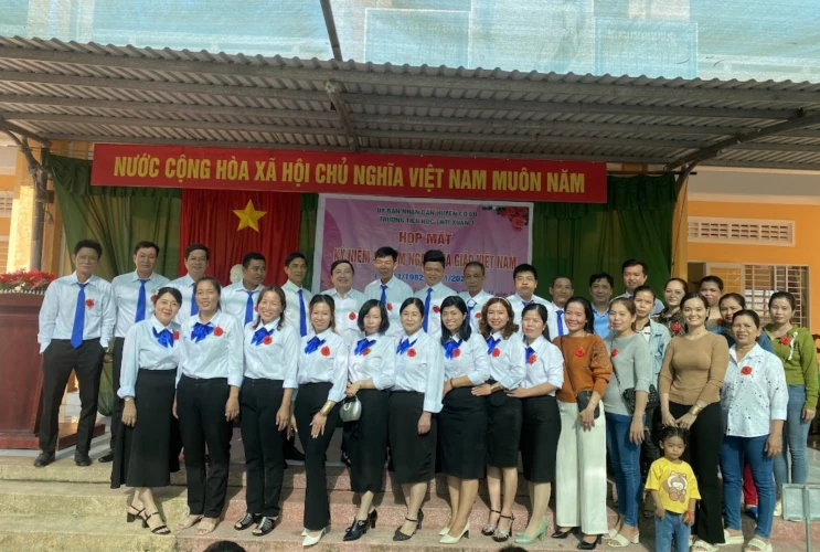 Ngày Nhà giáo Việt Nam (20/11/1982 - 20/11/2023)