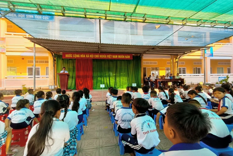 Buổi chào cờ tuần 31