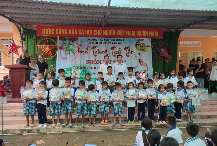 Ánh trăng tuổi thơ