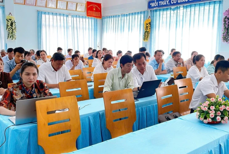 Buổi Hội thảo Thư viện số tại Phòng Giáo Dục huyện Dầu Tiếng