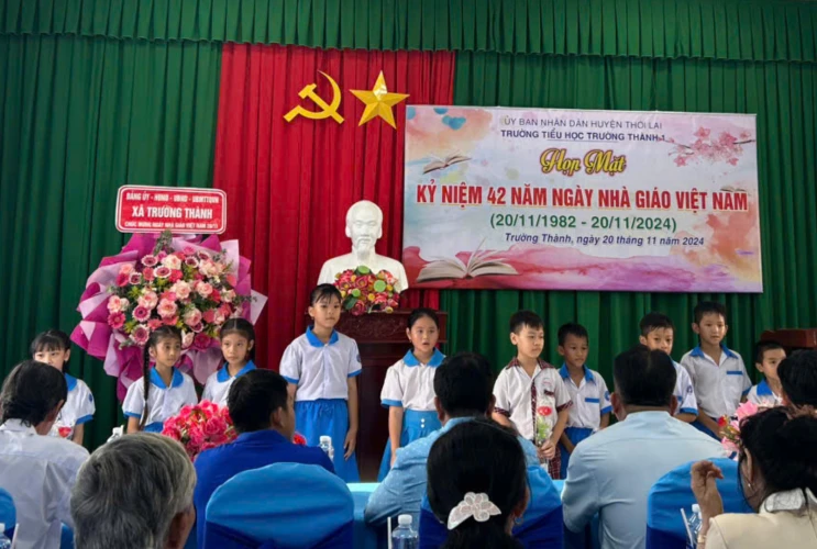 Kỉ niệm 42 năm Ngày Nhà giáo Việt Nam