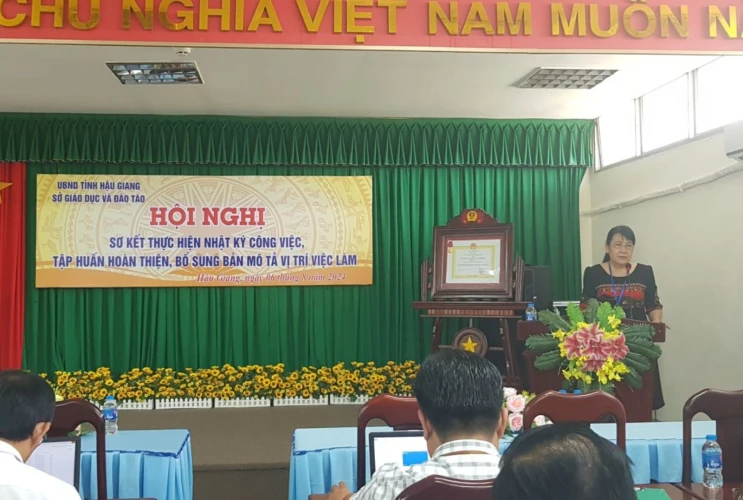 Hội nghị sơ kết thực hiện nhật ký công việc và tập huấn hoàn thiện, bổ sung bản mô tả vị trí việc làm