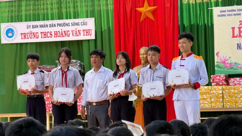 Trường THCS Hoàng Văn Thụ tổ chức Lễ Tổng kết năm học 2025 – 2026 trang trọng và ý nghĩa