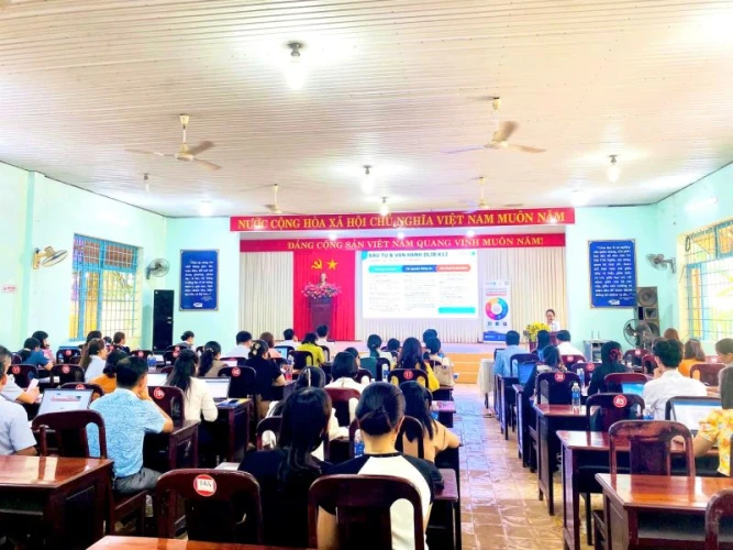 Buổi Hội thảo Thư viện số tại Phòng Giáo Dục thị xã Bình Long