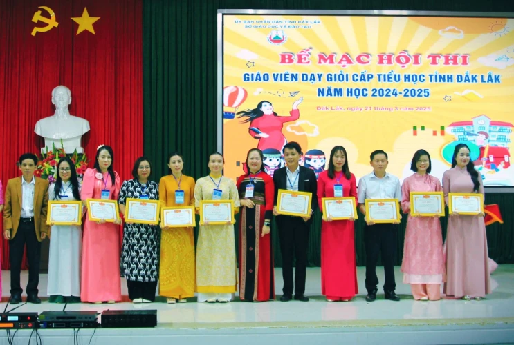 Lễ bế mạc và trao giải Hội thi giáo viên dạy giỏi cấp Tiểu học tỉnh Đắk Lắk năm học 2024 – 2025