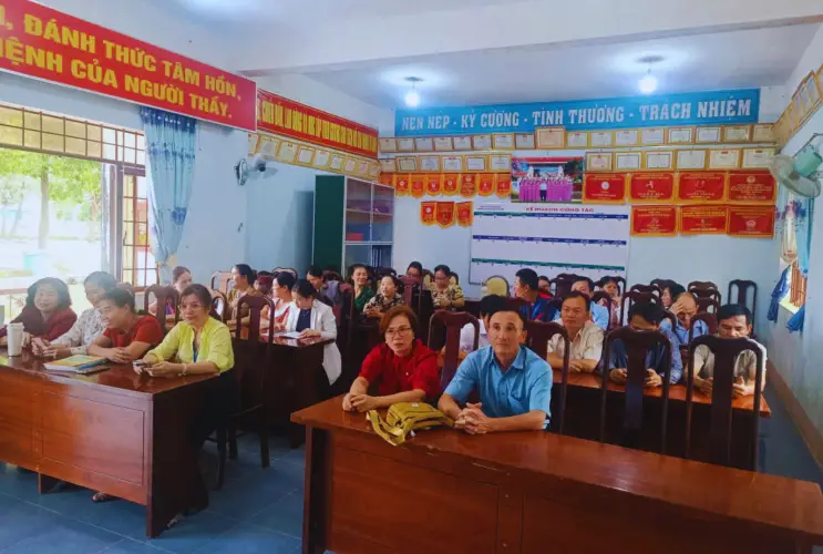 Tập huấn sử dụng Thư viện số DLib K12 tại trường Tiểu học Hoàng Văn Thụ