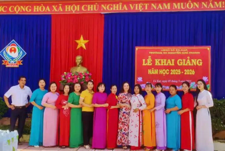 Lễ khai giảng rộn ràng, chào đón năm học mới tại trường TH Nguyễn Chí Thanh