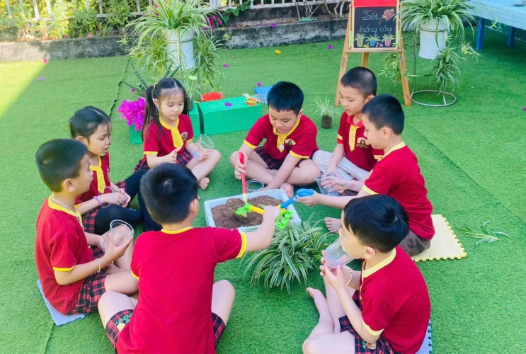 Cùng Em Trồng Cây