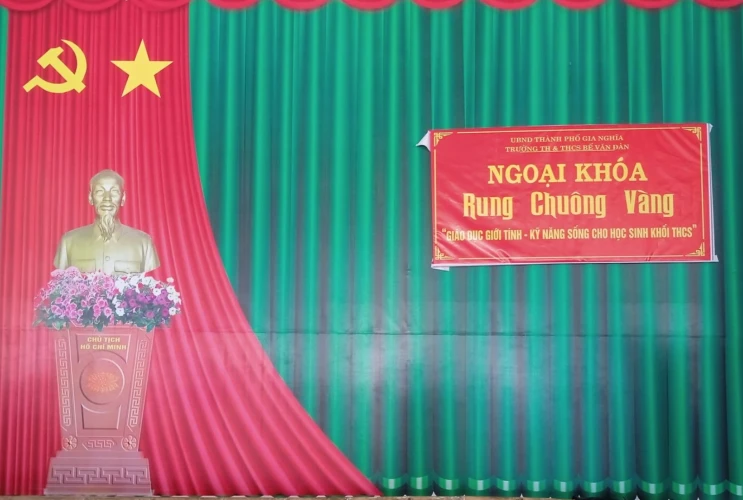 Tổ chức sinh hoạt ngoại khóa về “Giáo dục giới tính cho học sinh THCS”