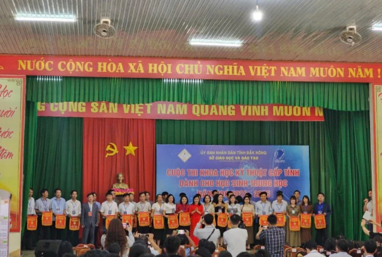 Trường THCS Đắk nang tham gia cuộc thi KHKT cấp tỉnh năm 2024 – 2025