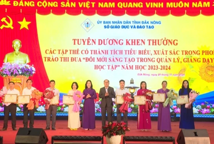 Đắk Nông gặp mặt kỷ niệm 42 năm Ngày Nhà giáo Việt Nam