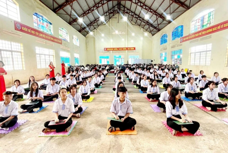 Tổ Chức Chương Trình Ngoại Khóa "Dọc Miền Tri Thức"