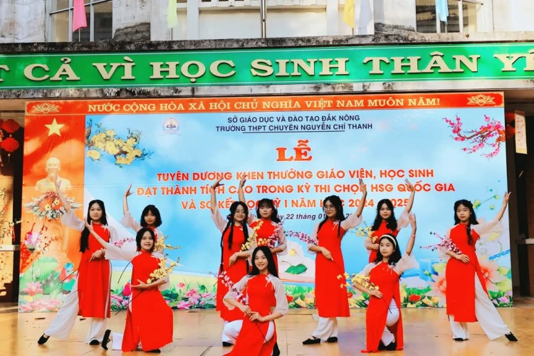 Tuyên Dương 28 Học Sinh Đạt Thành Tích Cao Và Giáo Viên Bồi Dưỡng Trong Kỳ Thi Chọn HSG Quốc Gia