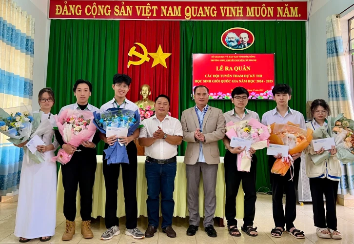 Tổ Chức Lễ Ra Quân Đội Tuyển Học Sinh Giỏi Quốc Gia