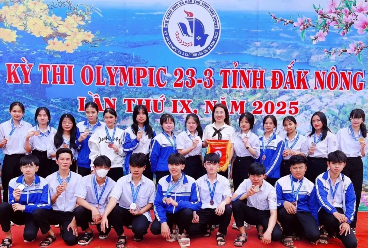 Lễ tuyên dương học sinh đạt giải Olympic cấp tỉnh lần thứ IX