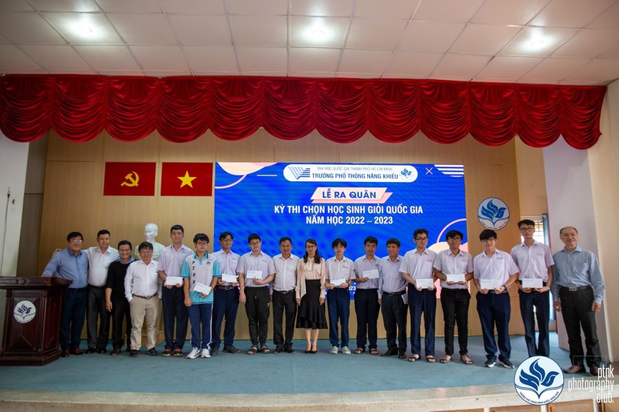 Lễ ra quân đội tuyển trường PTNK tham dự kỳ thi HSGQG