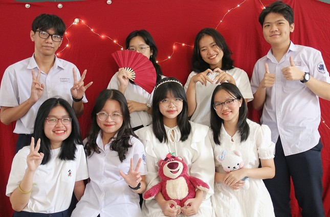 Các thành viên của Tổ Phát Thanh.