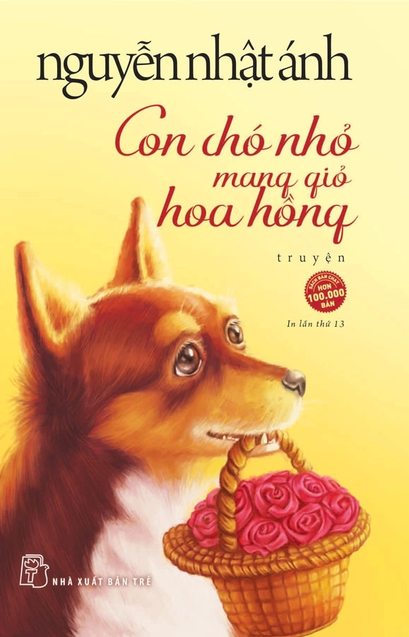 Con chó nhỏ mang giỏ hoa hồng