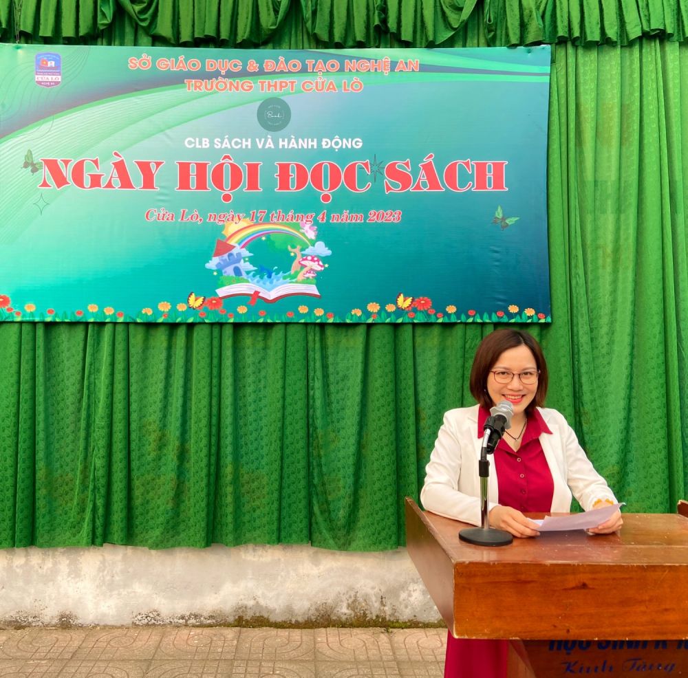 Cô Vinh Tâm giới thiệu về ngày hội sách