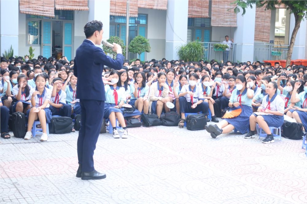 Sinh hoạt chuyên đề “Tác hại của thuốc lá điện tử”