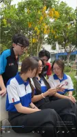 Không gian mạng… không chỉ có màu xanh