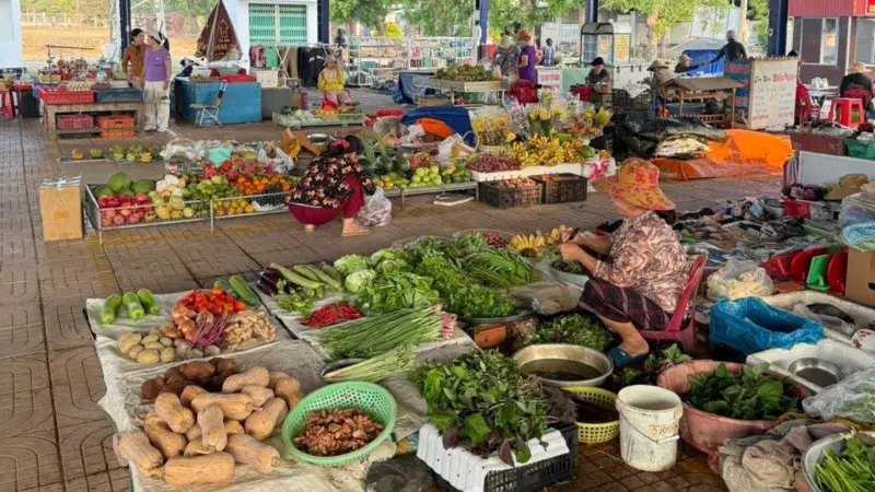 Hồ Tràm chia sẻ khó khăn, tiếp sức tiểu thương ổn định cuộc sống
