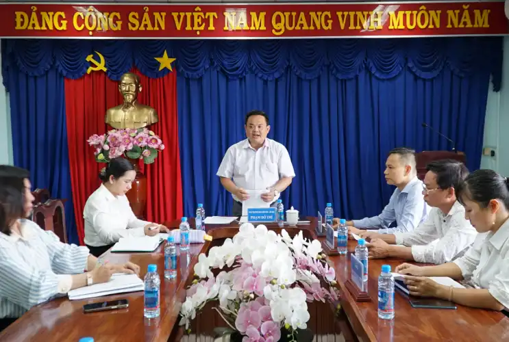 Đoàn giám sát Ban Văn hóa-Xã hội HĐND phường Tân Uyên thông qua kết quả giám sát về tình hình quản lý nhà nước đối với công tác tuyển sinh và các điều kiện cơ sở vật chất đầu năm học 2025-2026