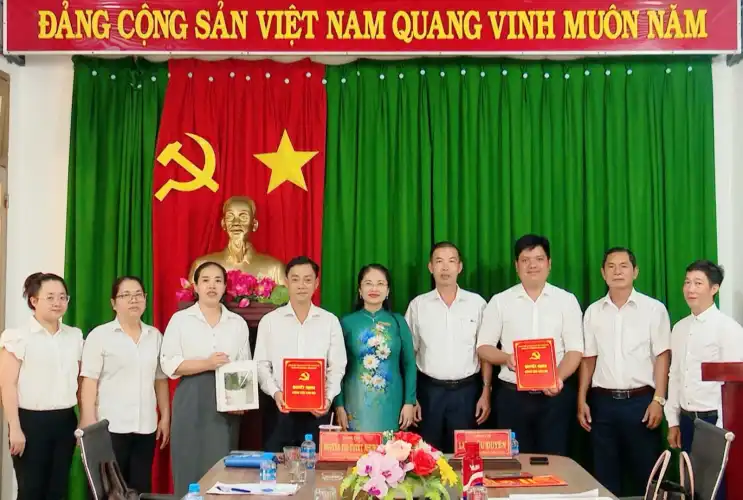 Công bố Quyết định thành lập Chi bộ Xí nghiệp Công trình Công cộng