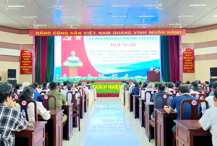 Phường Tân Uyên tổ chức Hội nghị triển khai, hướng dẫn ghi phiếu thu thập, cập nhật, chỉnh sửa, tổng hợp thông tin về người lao động năm 2025