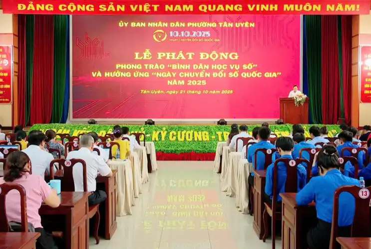 Phường Tân Uyên lan tỏa phong trào “Bình dân học vụ số” và Ngày chuyển đổi số Quốc gia 2025
