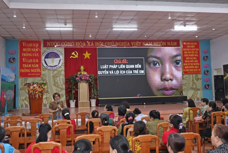 Hội nghị tập huấn chuyên đề "Luật pháp liên quan đến quyền và lợi ích hợp pháp của trẻ"