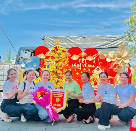 Trường Mẫu giáo Thạch Thảo xuất sắc giành giải Nhất tại Hội thi trang trí hoa mai - hoa đào huyện Trảng Bom