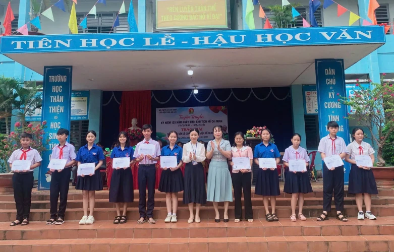 Trường THCS An Lộc kỉ niệm 135 năm ngày sinh Bác Hồ – Dấu mốc truyền cảm hứng học tập trong thời đại số