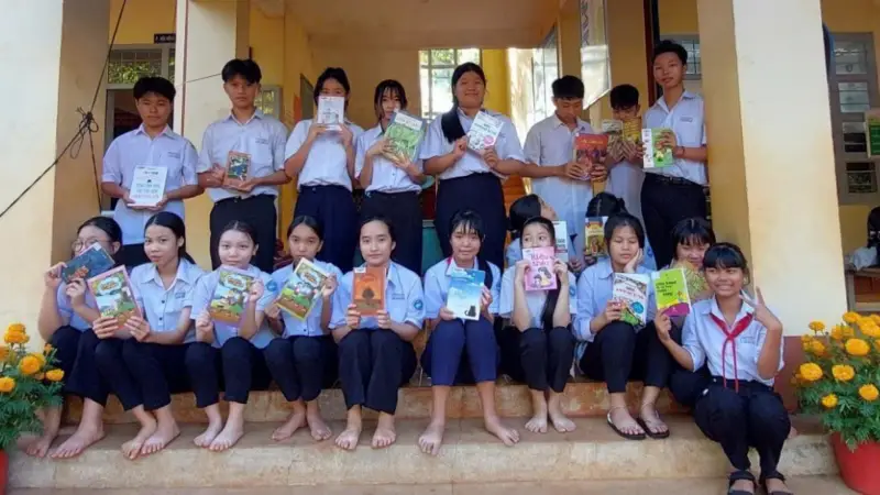 Thư viện Trường THCS Phan Bội Châu sôi nổi với nhiều hoạt động ngoại khóa và đọc sách