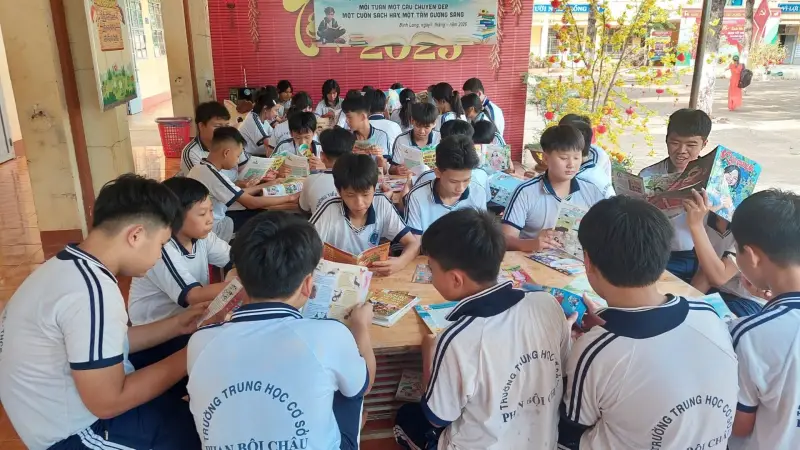 Bồi Dưỡng Thói Quen Đọc Sách Qua Tiết Đọc Sách Của Lớp 8C