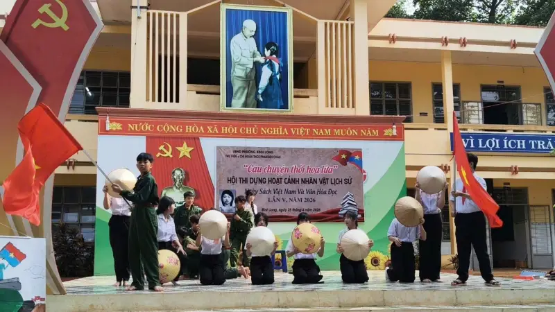 Ngày Sách Và Văn Hóa Đọc Việt Nam Cùng Hành Trình Chạm Đến Ký Ức Thời Hoa Lửa Tại Trường THCS Phan Bội Châu