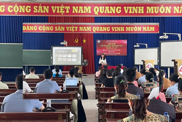 Buổi Hội thảo Thư viện số tại Trường THPT Nguyễn Trãi (Biên Hòa, Đồng Nai)