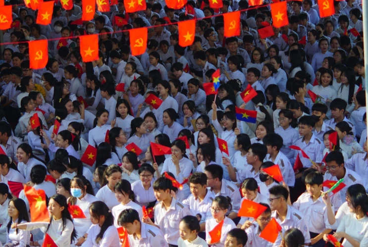 Buổi Sinh Hoạt Đầu Tuần Chào Mừng 50 Năm Ngày Giải Phóng Miền Nam Tại Trường THPT Tam Phước