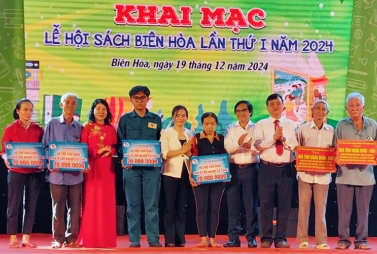 Hơn 20 ngàn ấn phẩm phục vụ bạn đọc tại Lễ hội sách thành phố Biên Hòa