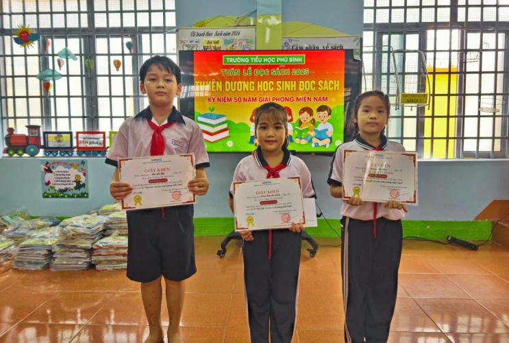Trường Tiểu học Phú Bình tổ chức trao giải Tuần lễ đọc sách DLib K12
