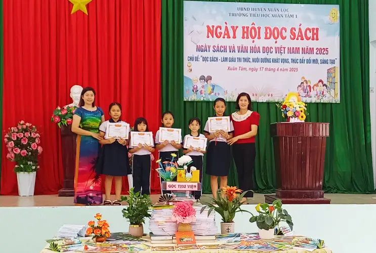 Ngày hội đọc sách – Mỗi cuốn sách là một người bạn tại trường TH Xuân Tâm 1