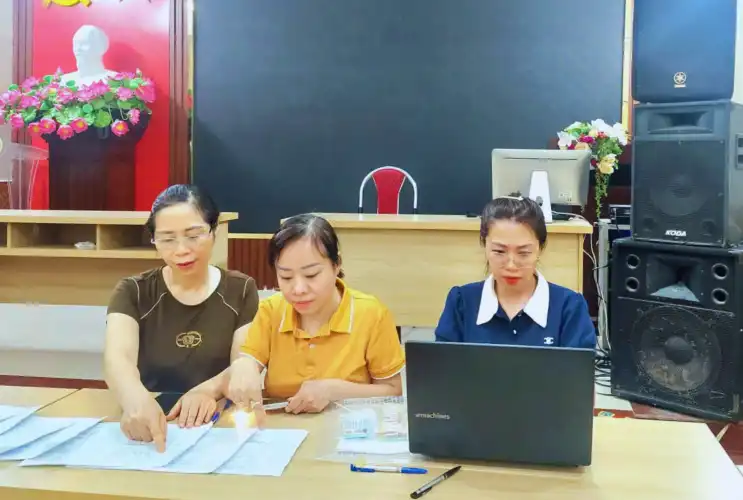 Giữa mùa cờ đỏ, một nhịp tim cho cộng đồng