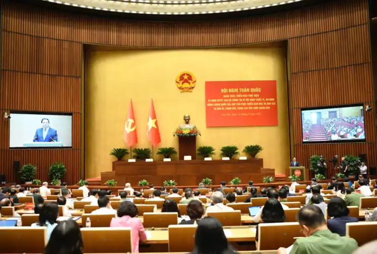 Dùng một bộ sách giáo khoa trên toàn quốc ngay từ năm học tới