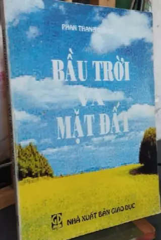 Bầu trời và mặt đất