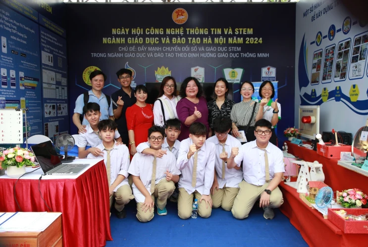 Các Thầy cô Trường PHC đạt giải trong Ngày hội CNTT cấp Thành phố