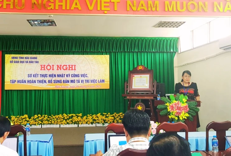 Hội nghị sơ kết thực hiện nhật ký công việc và tập huấn hoàn thiện, bổ sung bản mô tả vị trí việc làm