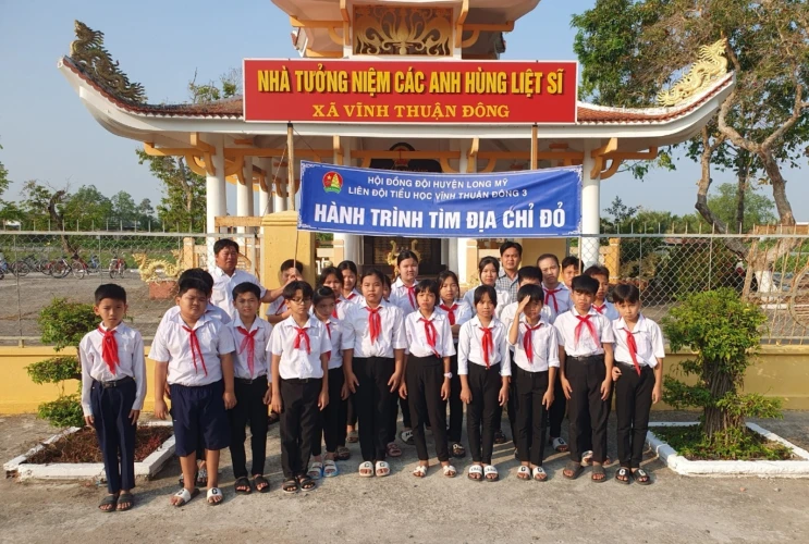 Hành trình tìm địa chỉ đỏ