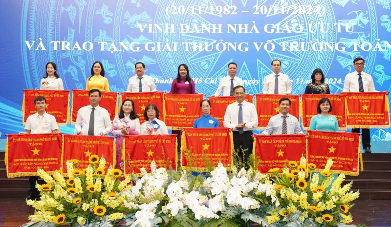 Những khoảnh khắc xúc động tại Lễ trao Giải thưởng Võ Trường Toản 2024