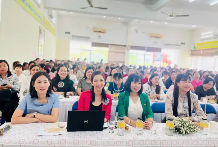 Chuyên đề “Xây dựng môi trường giáo dục phát huy tính tích cực của trẻ trong các cơ sở giáo dục mầm non”.