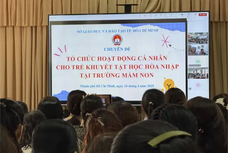 Chuyên đề "Tổ chức hoạt động cá nhân cho trẻ khuyết tật học hòa nhập tại trường mầm non"